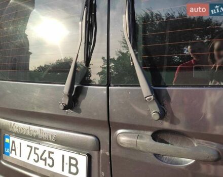 Черный Мерседес Вито, объемом двигателя 2.15 л и пробегом 375 тыс. км за 7500 $, фото 13 на Automoto.ua