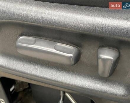 Черный Мерседес Вито, объемом двигателя 2.15 л и пробегом 268 тыс. км за 6490 $, фото 18 на Automoto.ua