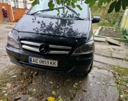 Черный Мерседес Вито, объемом двигателя 2.1 л и пробегом 500 тыс. км за 5500 $, фото 3 на Automoto.ua