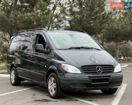 Черный Мерседес Вито, объемом двигателя 2.15 л и пробегом 300 тыс. км за 7300 $, фото 4 на Automoto.ua