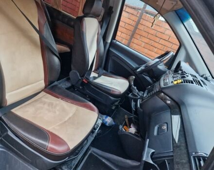 Черный Мерседес Вито, объемом двигателя 2.1 л и пробегом 500 тыс. км за 5500 $, фото 7 на Automoto.ua