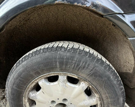 Черный Мерседес Вито, объемом двигателя 2.15 л и пробегом 309 тыс. км за 8500 $, фото 19 на Automoto.ua