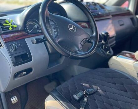 Черный Мерседес Вито, объемом двигателя 2.99 л и пробегом 396 тыс. км за 16000 $, фото 9 на Automoto.ua
