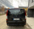 Черный Мерседес Вито, объемом двигателя 2.15 л и пробегом 309 тыс. км за 8500 $, фото 4 на Automoto.ua