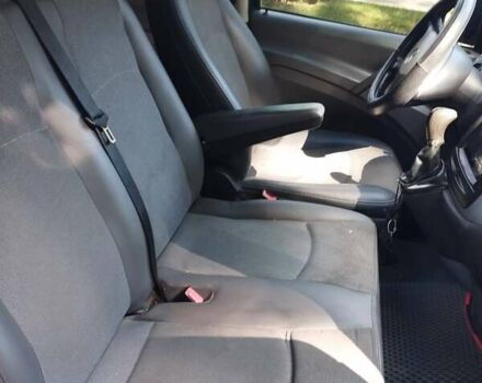 Черный Мерседес Вито, объемом двигателя 2.15 л и пробегом 515 тыс. км за 9200 $, фото 1 на Automoto.ua