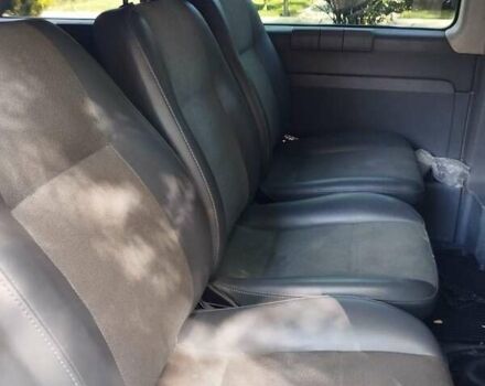 Черный Мерседес Вито, объемом двигателя 2.15 л и пробегом 515 тыс. км за 9200 $, фото 2 на Automoto.ua