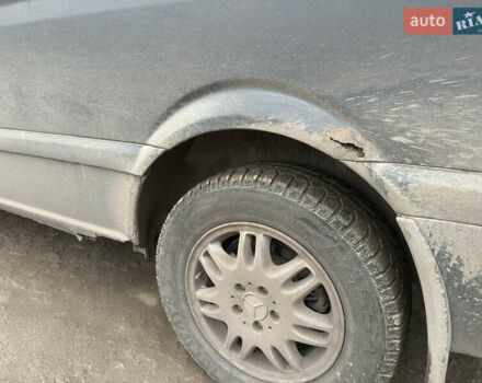 Черный Мерседес Вито, объемом двигателя 2.2 л и пробегом 260 тыс. км за 6400 $, фото 9 на Automoto.ua