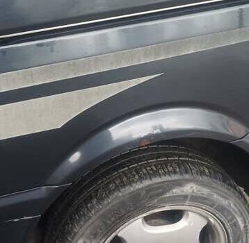 Черный Мерседес Вито, объемом двигателя 2.15 л и пробегом 270 тыс. км за 9000 $, фото 3 на Automoto.ua