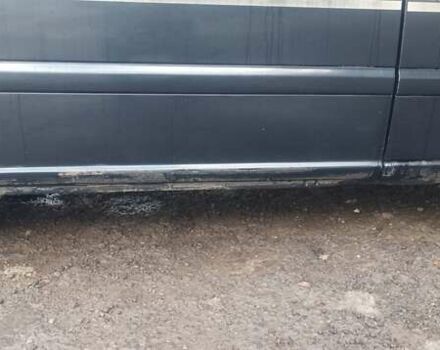 Черный Мерседес Вито, объемом двигателя 2.15 л и пробегом 270 тыс. км за 9000 $, фото 9 на Automoto.ua