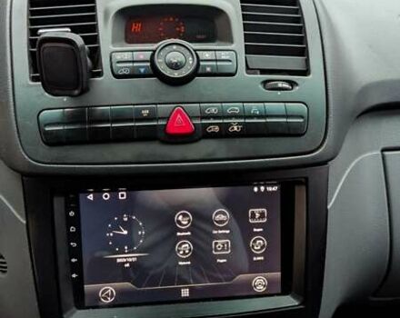 Черный Мерседес Вито, объемом двигателя 2.15 л и пробегом 565 тыс. км за 9000 $, фото 16 на Automoto.ua