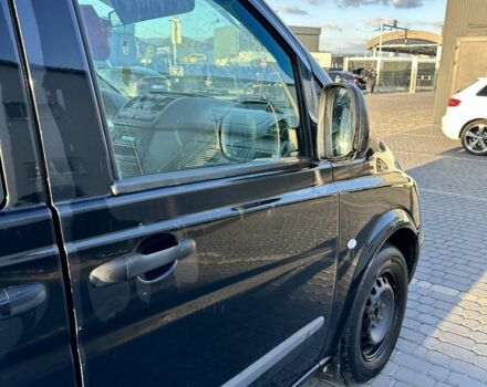 Черный Мерседес Вито, объемом двигателя 2.1 л и пробегом 400 тыс. км за 7600 $, фото 5 на Automoto.ua