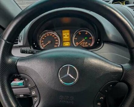 Черный Мерседес Вито, объемом двигателя 2.15 л и пробегом 565 тыс. км за 9000 $, фото 17 на Automoto.ua