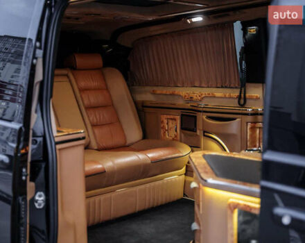 Черный Мерседес Вито, объемом двигателя 2.15 л и пробегом 120 тыс. км за 37000 $, фото 5 на Automoto.ua