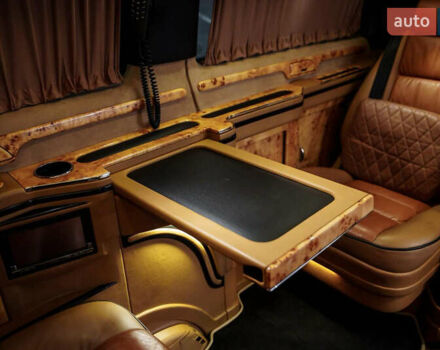 Черный Мерседес Вито, объемом двигателя 2.15 л и пробегом 120 тыс. км за 37000 $, фото 6 на Automoto.ua