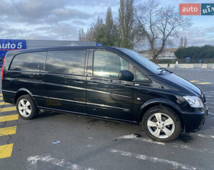 Черный Мерседес Вито, объемом двигателя 2.14 л и пробегом 255 тыс. км за 10900 $, фото 1 на Automoto.ua