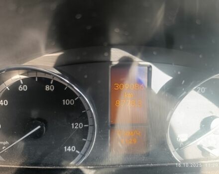 Мерседес Вито 2013 в Славянске на Automoto.ua Черный Мерседес Вито, объемом двигателя 2 л и пробегом 309 тыс. км за 6300 $, фото 1 на Automoto.ua