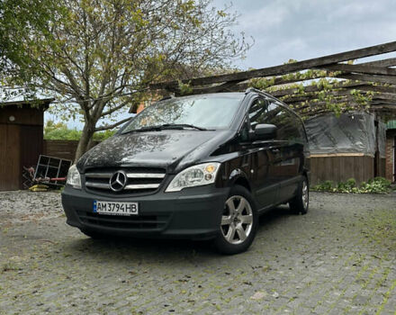 Черный Мерседес Вито, объемом двигателя 2.14 л и пробегом 325 тыс. км за 15300 $, фото 1 на Automoto.ua