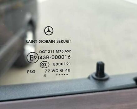 Черный Мерседес Вито, объемом двигателя 2.14 л и пробегом 348 тыс. км за 18000 $, фото 22 на Automoto.ua