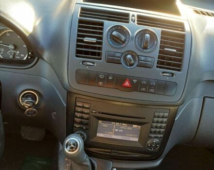 Черный Мерседес Вито, объемом двигателя 2.2 л и пробегом 228 тыс. км за 9400 $, фото 15 на Automoto.ua