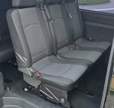 Черный Мерседес Вито, объемом двигателя 2.14 л и пробегом 348 тыс. км за 18000 $, фото 11 на Automoto.ua