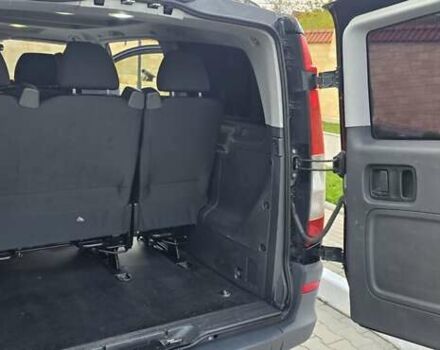 Черный Мерседес Вито, объемом двигателя 2.14 л и пробегом 348 тыс. км за 18000 $, фото 19 на Automoto.ua