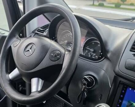 Черный Мерседес Вито, объемом двигателя 2.14 л и пробегом 348 тыс. км за 18000 $, фото 20 на Automoto.ua