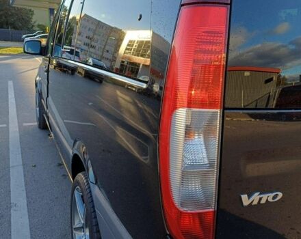 Черный Мерседес Вито, объемом двигателя 2.2 л и пробегом 228 тыс. км за 9400 $, фото 6 на Automoto.ua