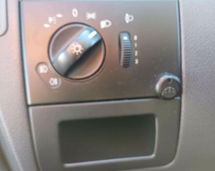 Черный Мерседес Вито, объемом двигателя 2.2 л и пробегом 228 тыс. км за 9400 $, фото 13 на Automoto.ua