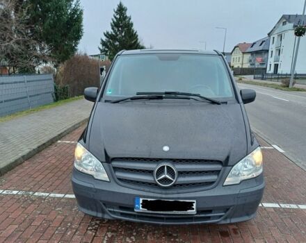 Черный Мерседес Вито, объемом двигателя 2.2 л и пробегом 221 тыс. км за 8200 $, фото 2 на Automoto.ua