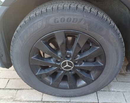 Черный Мерседес Вито, объемом двигателя 2.2 л и пробегом 221 тыс. км за 8200 $, фото 10 на Automoto.ua