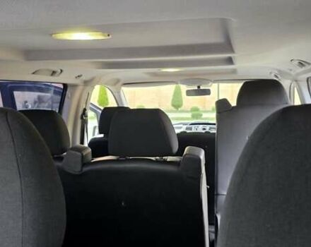 Черный Мерседес Вито, объемом двигателя 2.14 л и пробегом 348 тыс. км за 18000 $, фото 16 на Automoto.ua