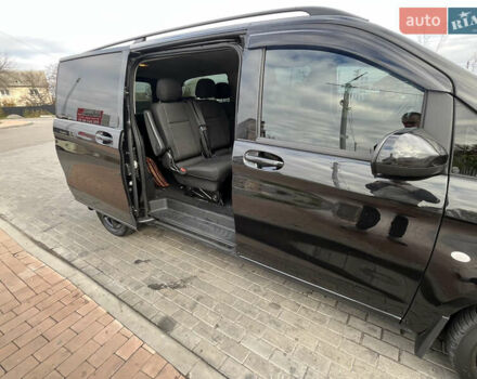 Черный Мерседес Вито, объемом двигателя 2.14 л и пробегом 283 тыс. км за 28500 $, фото 6 на Automoto.ua
