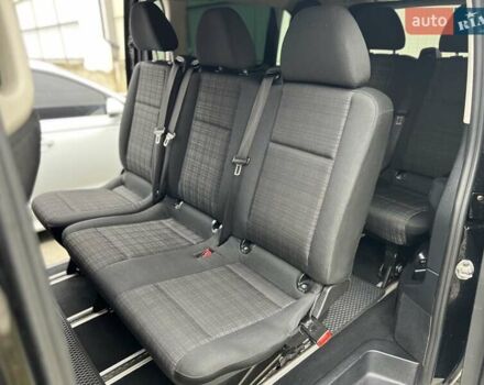 Черный Мерседес Вито, объемом двигателя 2.14 л и пробегом 280 тыс. км за 20499 $, фото 21 на Automoto.ua