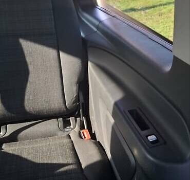 Чорний Мерседес Віто, об'ємом двигуна 2.2 л та пробігом 380 тис. км за 18000 $, фото 3 на Automoto.ua