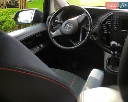 Черный Мерседес Вито, объемом двигателя 2.14 л и пробегом 296 тыс. км за 18700 $, фото 6 на Automoto.ua