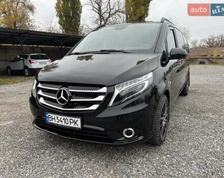 Черный Мерседес Вито, объемом двигателя 2.14 л и пробегом 288 тыс. км за 28500 $, фото 1 на Automoto.ua