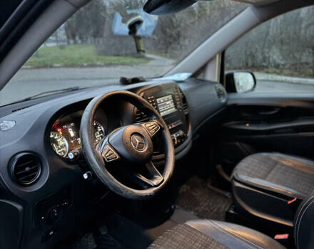 Черный Мерседес Вито, объемом двигателя 2.14 л и пробегом 480 тыс. км за 16500 $, фото 11 на Automoto.ua