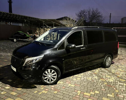Черный Мерседес Вито, объемом двигателя 2.14 л и пробегом 480 тыс. км за 16500 $, фото 9 на Automoto.ua