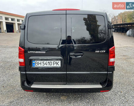 Черный Мерседес Вито, объемом двигателя 2.14 л и пробегом 288 тыс. км за 28500 $, фото 7 на Automoto.ua