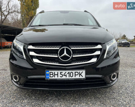 Черный Мерседес Вито, объемом двигателя 2.14 л и пробегом 288 тыс. км за 28500 $, фото 2 на Automoto.ua