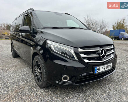 Черный Мерседес Вито, объемом двигателя 2.14 л и пробегом 288 тыс. км за 28500 $, фото 3 на Automoto.ua