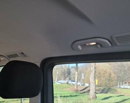 Чорний Мерседес Віто, об'ємом двигуна 2.2 л та пробігом 380 тис. км за 18000 $, фото 4 на Automoto.ua