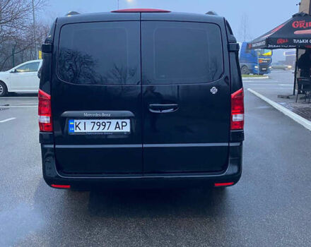 Черный Мерседес Вито, объемом двигателя 2.14 л и пробегом 253 тыс. км за 32000 $, фото 3 на Automoto.ua