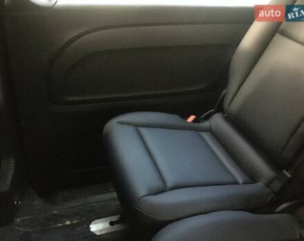 Черный Мерседес Вито, объемом двигателя 1.99 л и пробегом 82 тыс. км за 23000 $, фото 20 на Automoto.ua