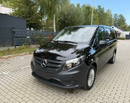 Чорний Мерседес Віто, об'ємом двигуна 2 л та пробігом 37 тис. км за 14000 $, фото 2 на Automoto.ua