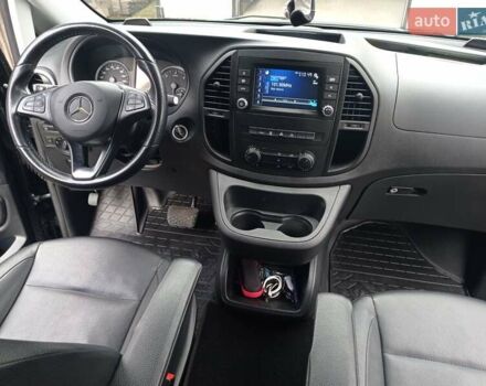 Черный Мерседес Вито, объемом двигателя 2.2 л и пробегом 160 тыс. км за 32000 $, фото 4 на Automoto.ua