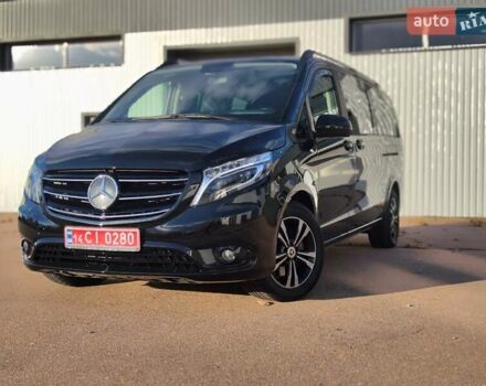 Черный Мерседес Вито, объемом двигателя 2 л и пробегом 244 тыс. км за 38450 $, фото 3 на Automoto.ua