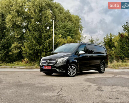 Черный Мерседес Вито, объемом двигателя 2.2 л и пробегом 250 тыс. км за 28000 $, фото 63 на Automoto.ua