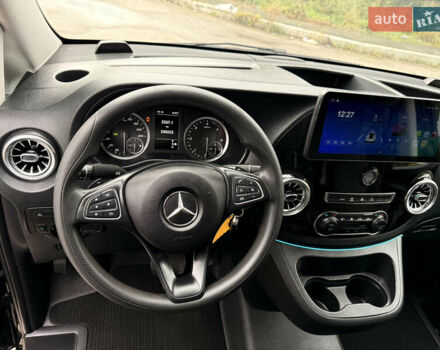 Черный Мерседес Вито, объемом двигателя 2.2 л и пробегом 250 тыс. км за 28000 $, фото 18 на Automoto.ua