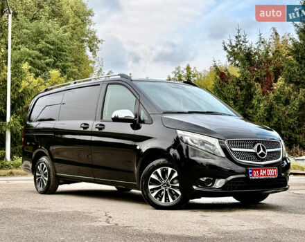 Черный Мерседес Вито, объемом двигателя 2.2 л и пробегом 250 тыс. км за 28000 $, фото 4 на Automoto.ua